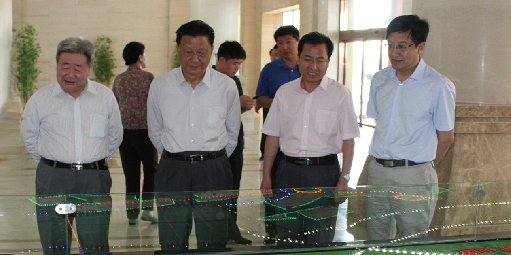 2013年7月，全国政协原副主席王忠禹，莅临西夏王考察指导。